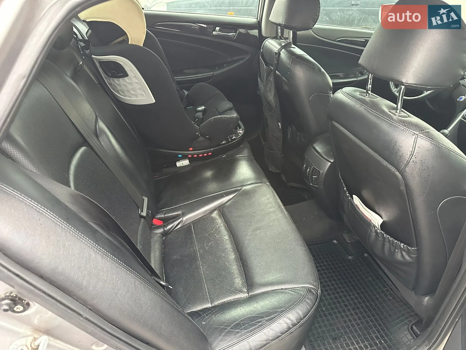 2010 Hyundai Sonata - мініатюра 12
