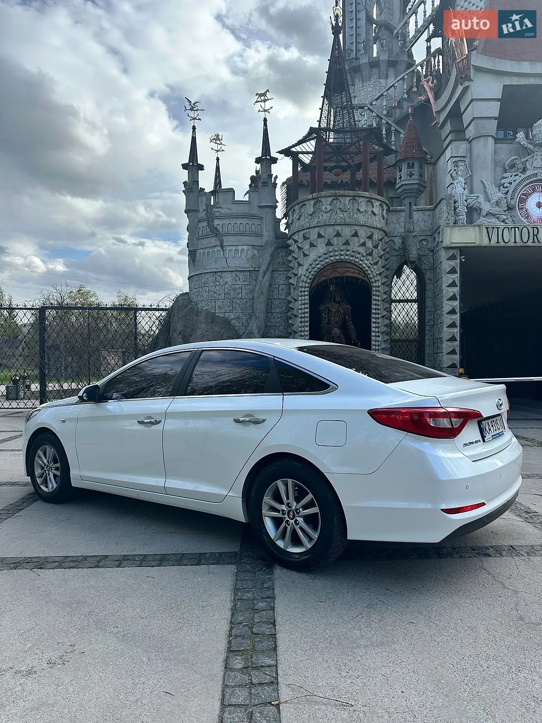Hyundai Sonata 2016 VIN KMHE341DBHA261503 фото оголошення 2 з 18
