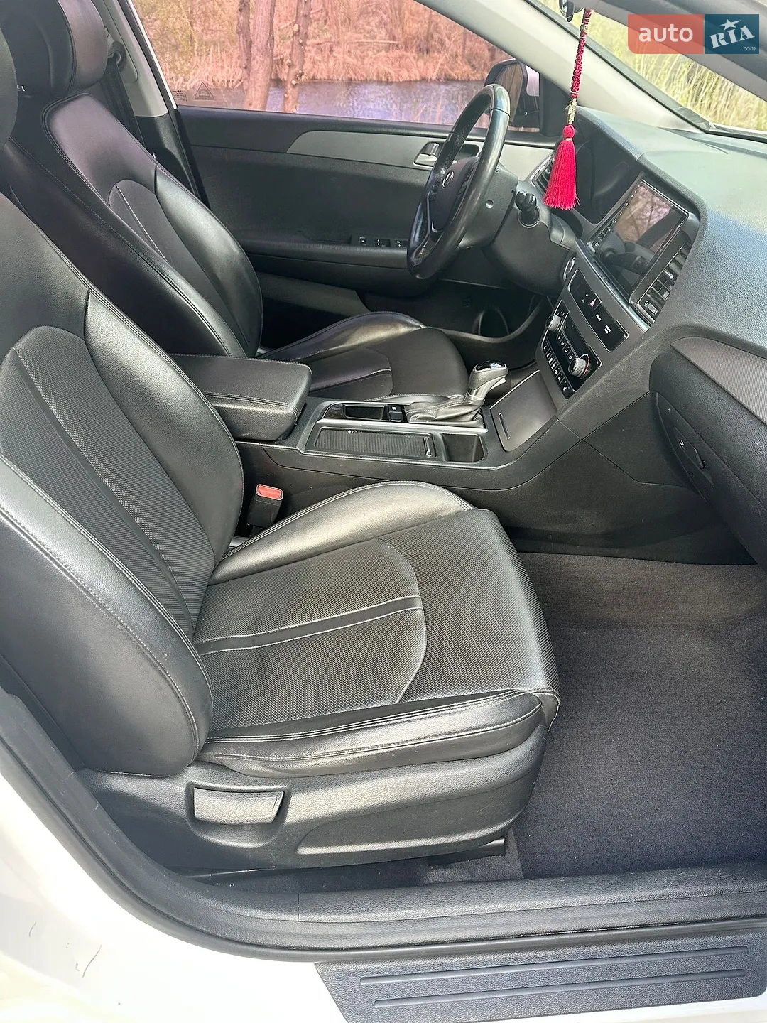 Hyundai Sonata 2016 VIN KMHE341DBHA261503 фото оголошення 5 з 18