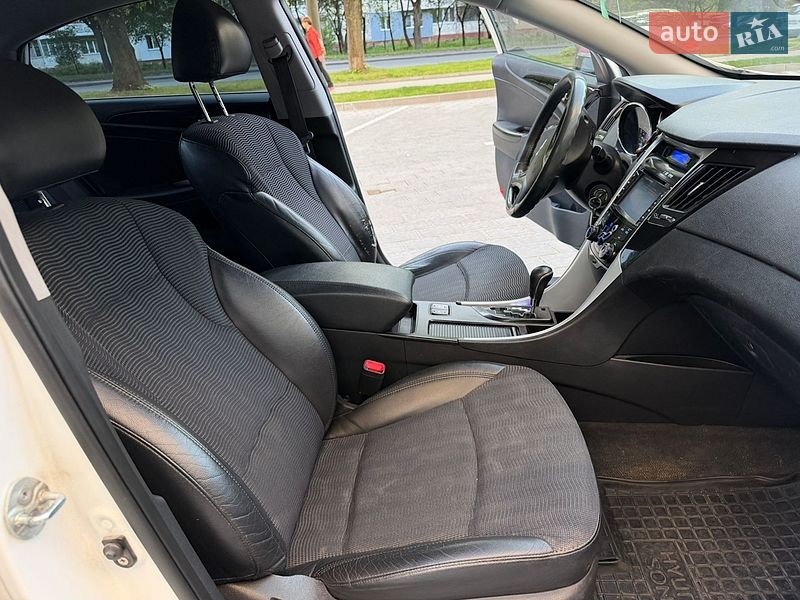 Седан Hyundai Sonata 2010 в Ровно