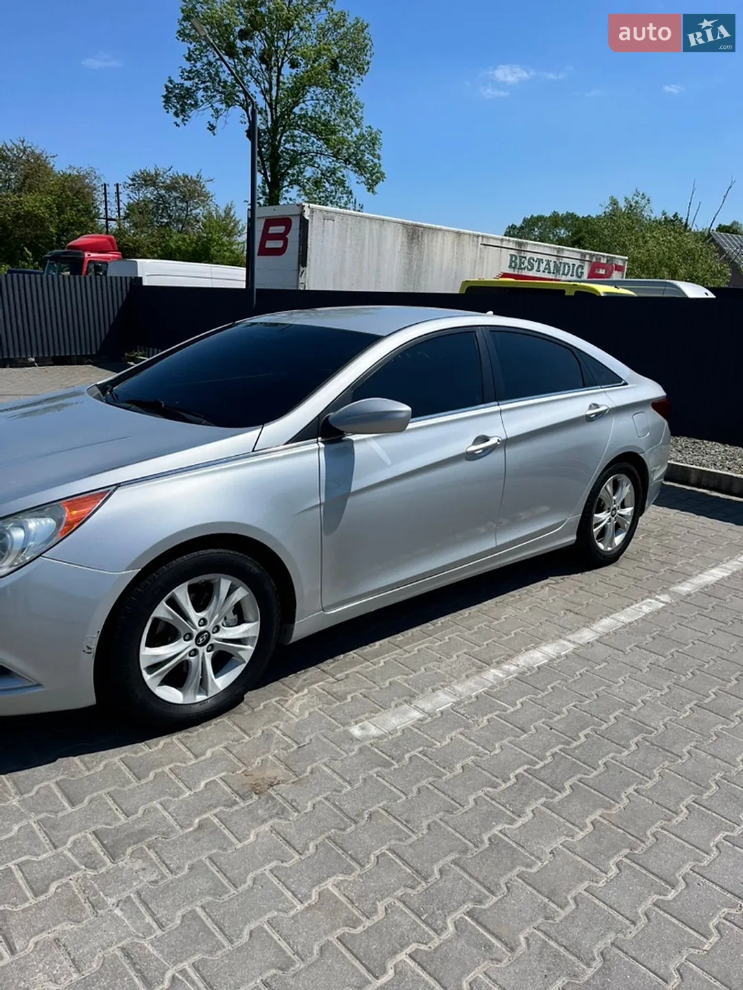 2010 Hyundai Sonata - мініатюра 2