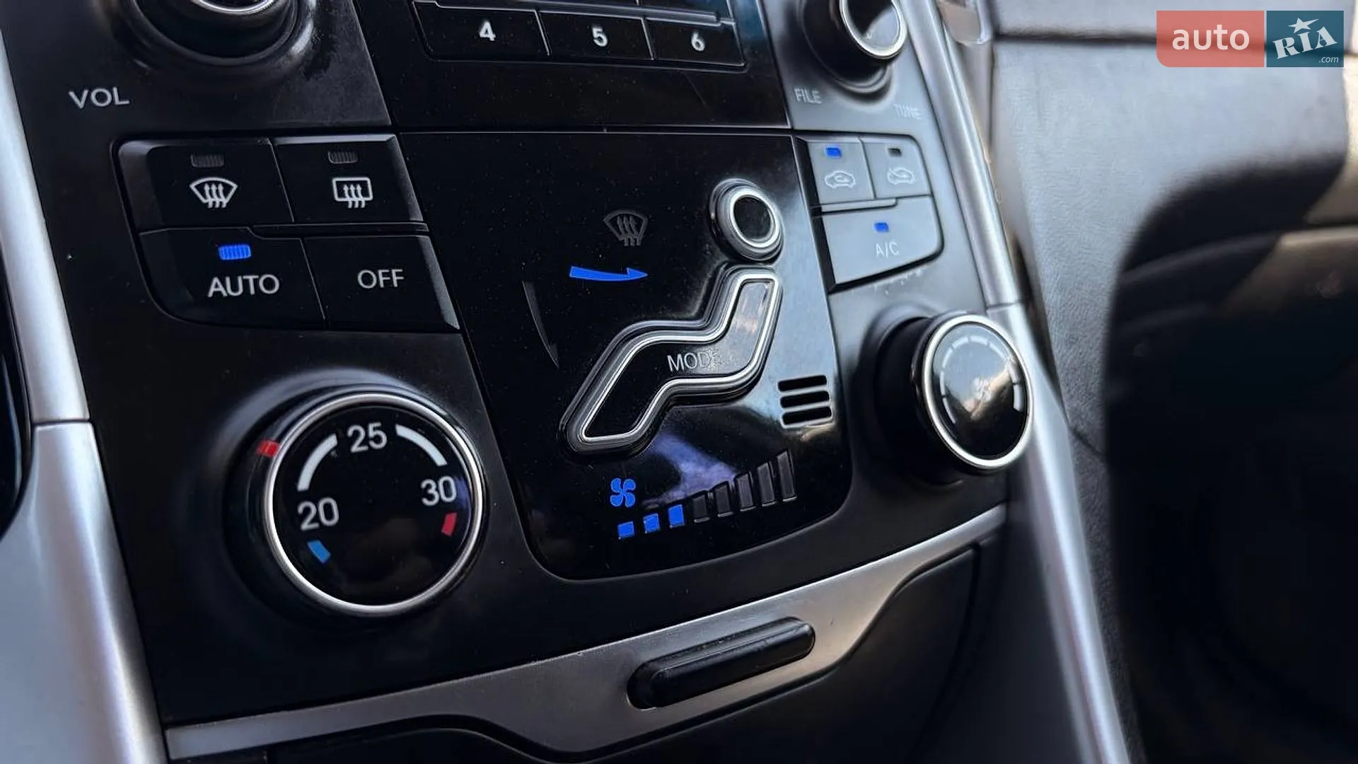 2011 Hyundai Sonata - мініатюра 22