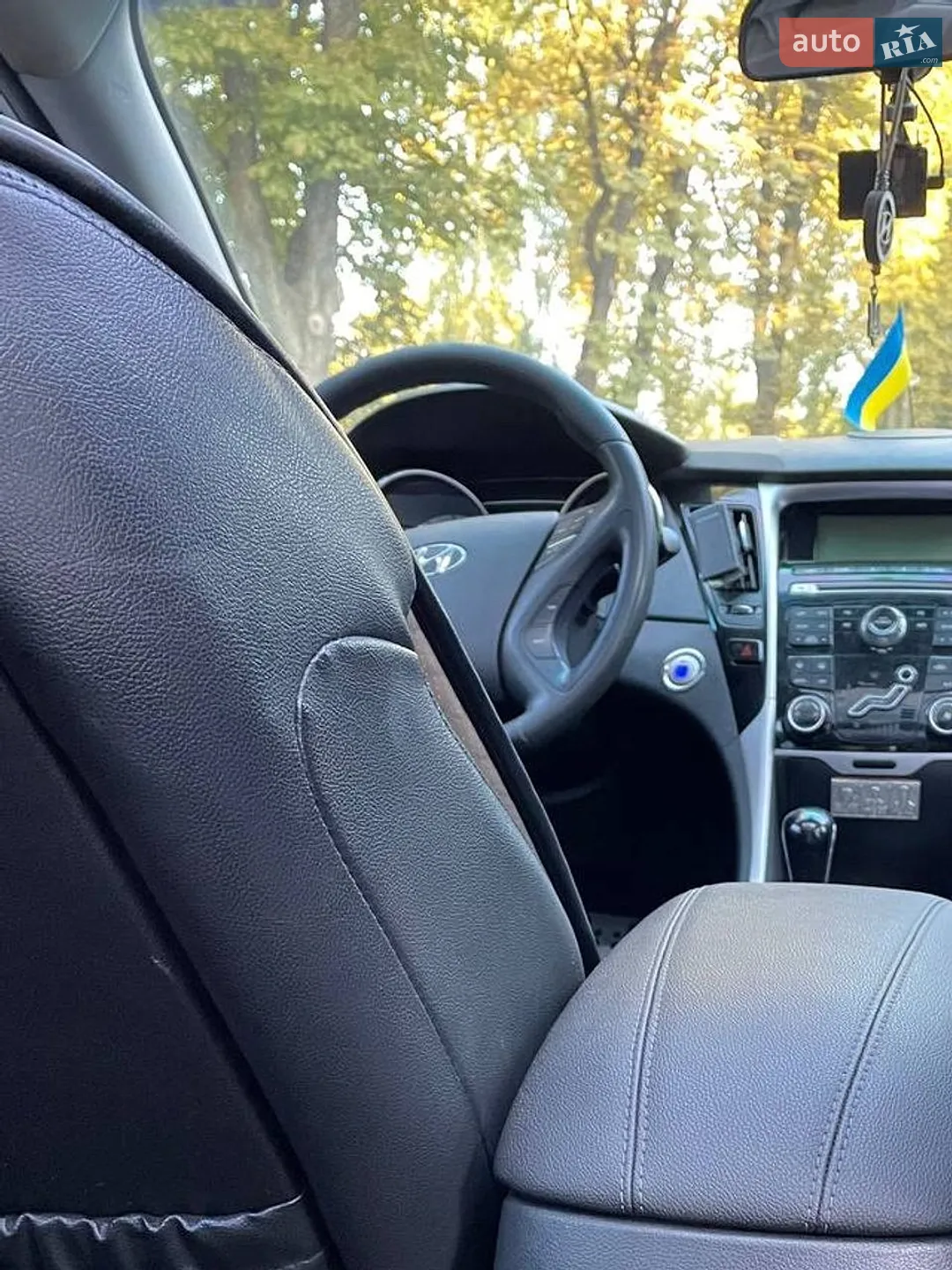 2010 Hyundai Sonata - мініатюра 11