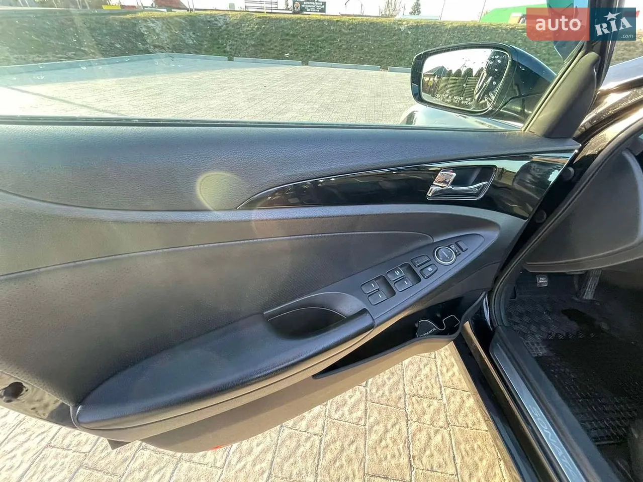 2011 Hyundai Sonata - мініатюра 30