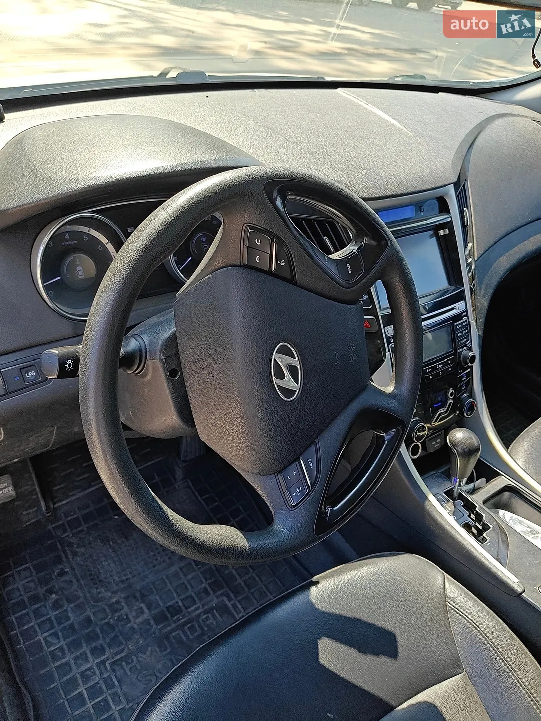 2010 Hyundai Sonata - мініатюра 11