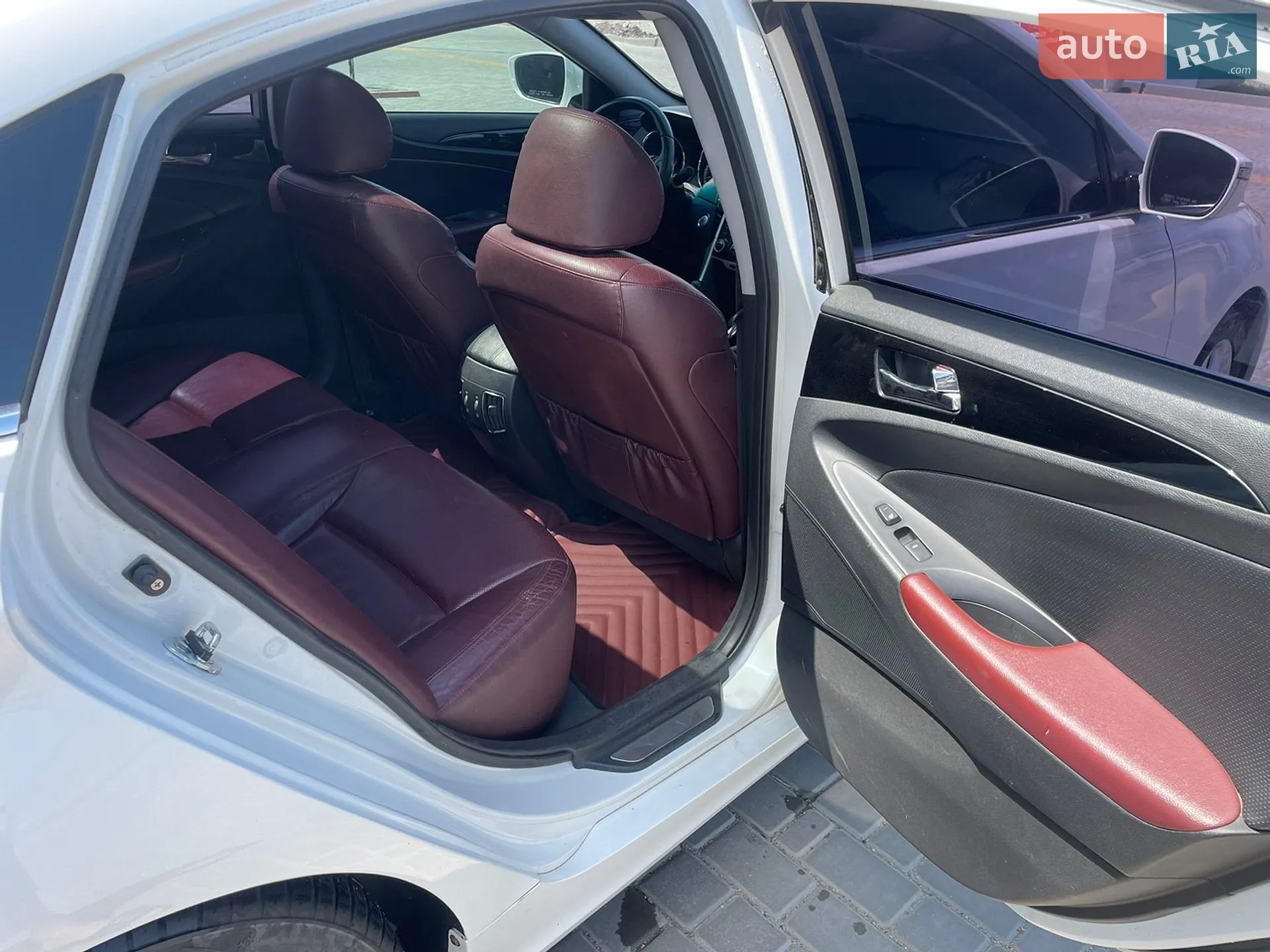 2010 Hyundai Sonata - мініатюра 10
