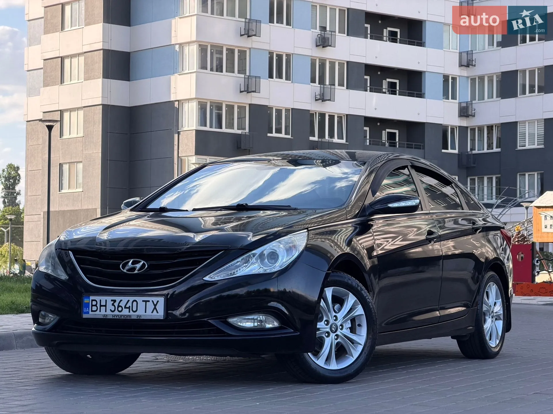 2010 Hyundai Sonata - мініатюра 12