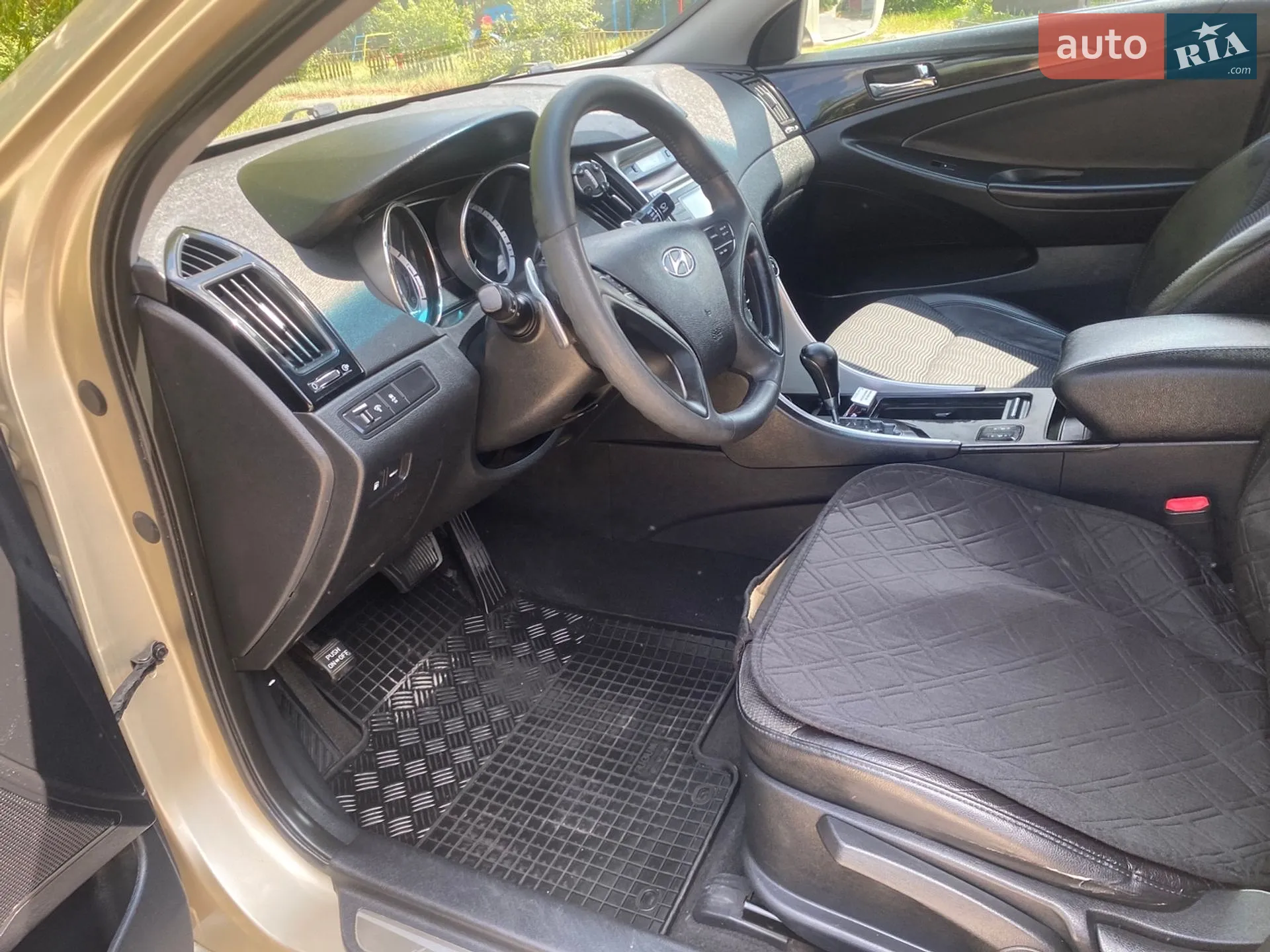 2010 Hyundai Sonata - мініатюра 15
