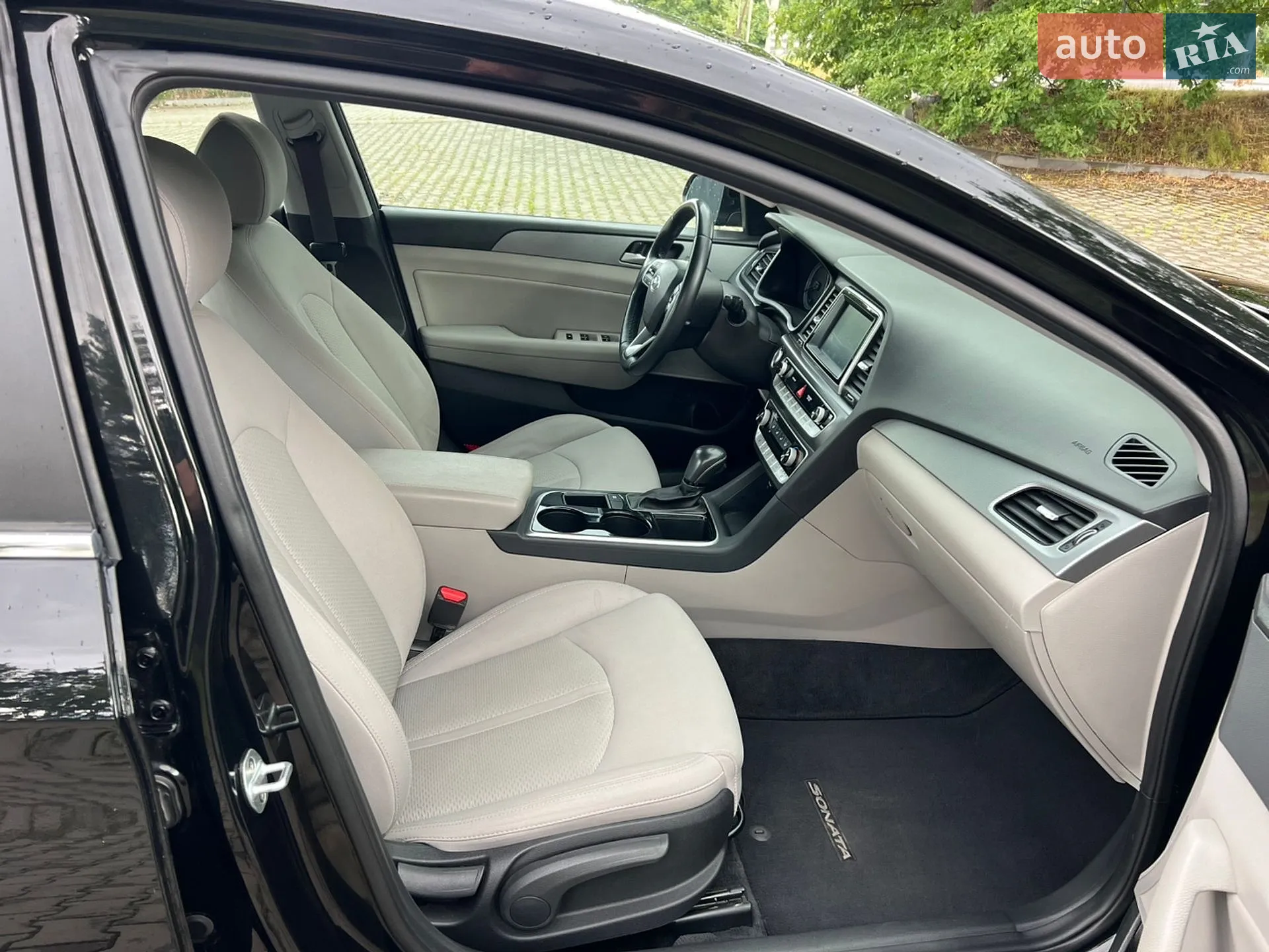 2017 Hyundai Sonata - мініатюра 30
