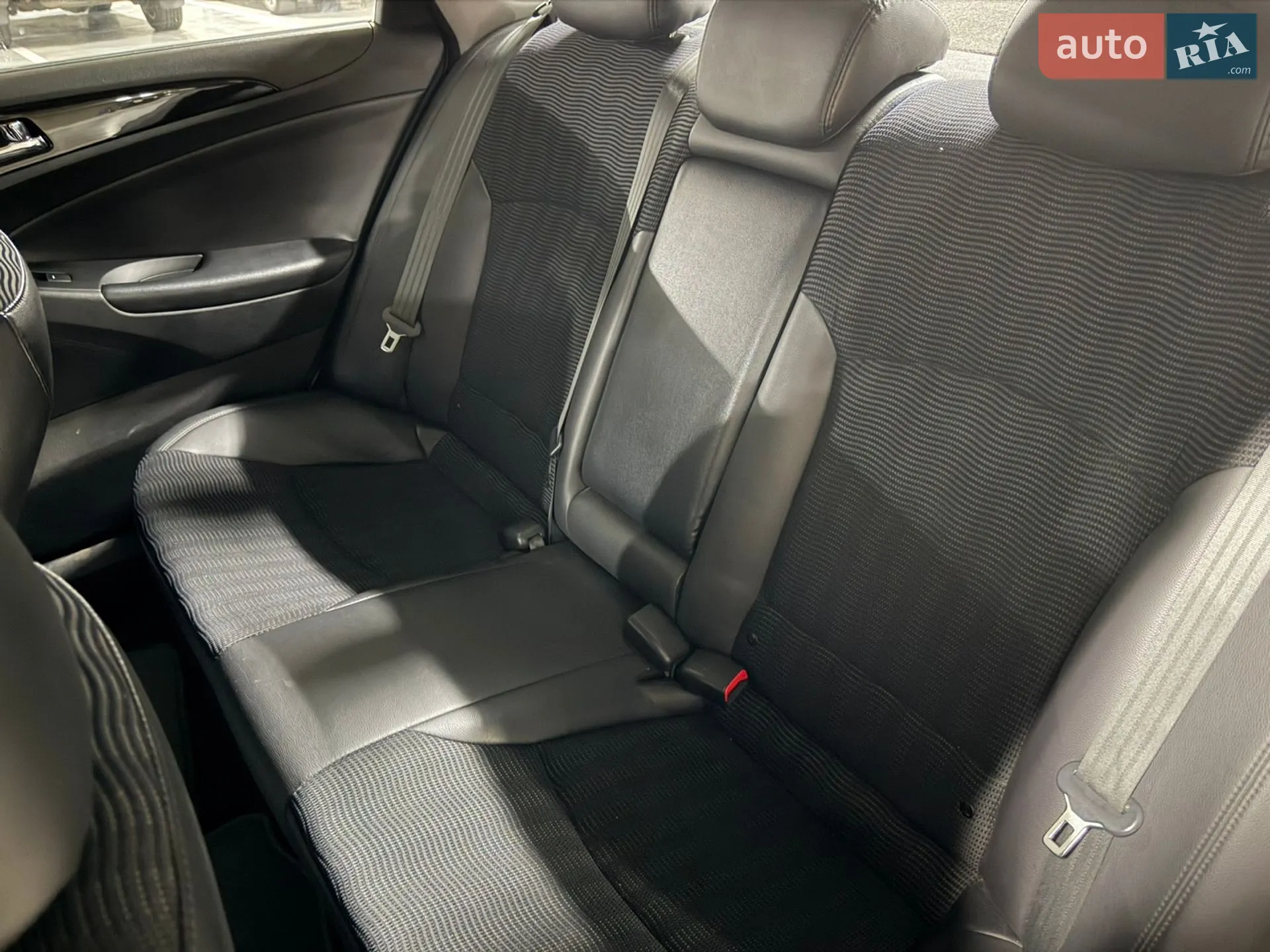 2011 Hyundai Sonata - мініатюра 21