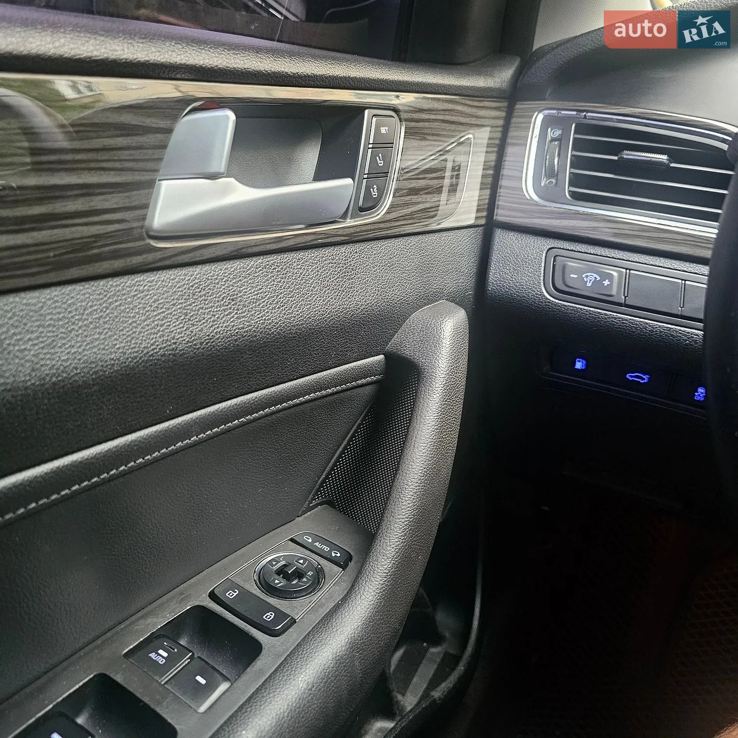 2015 Hyundai Sonata - мініатюра 38