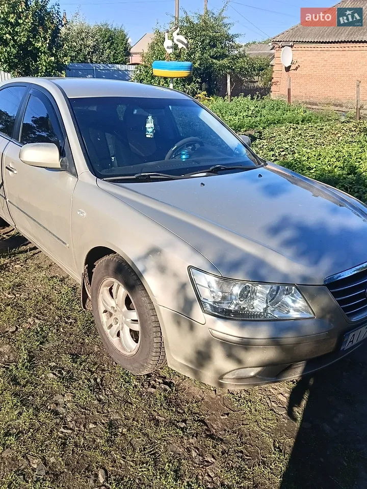 2010 Hyundai Sonata - мініатюра 22