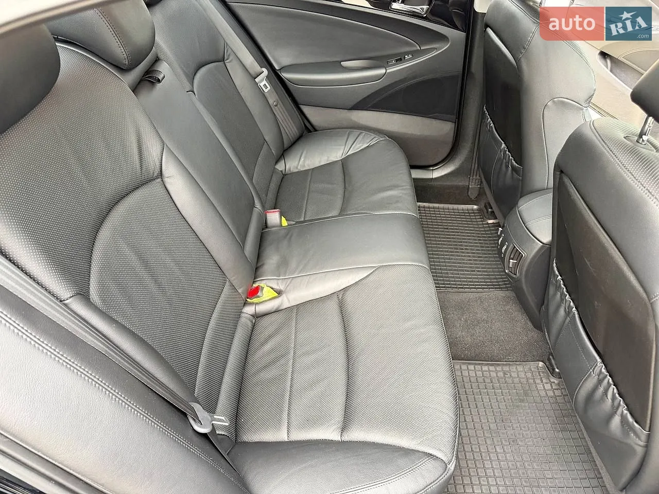 2010 Hyundai Sonata - мініатюра 20