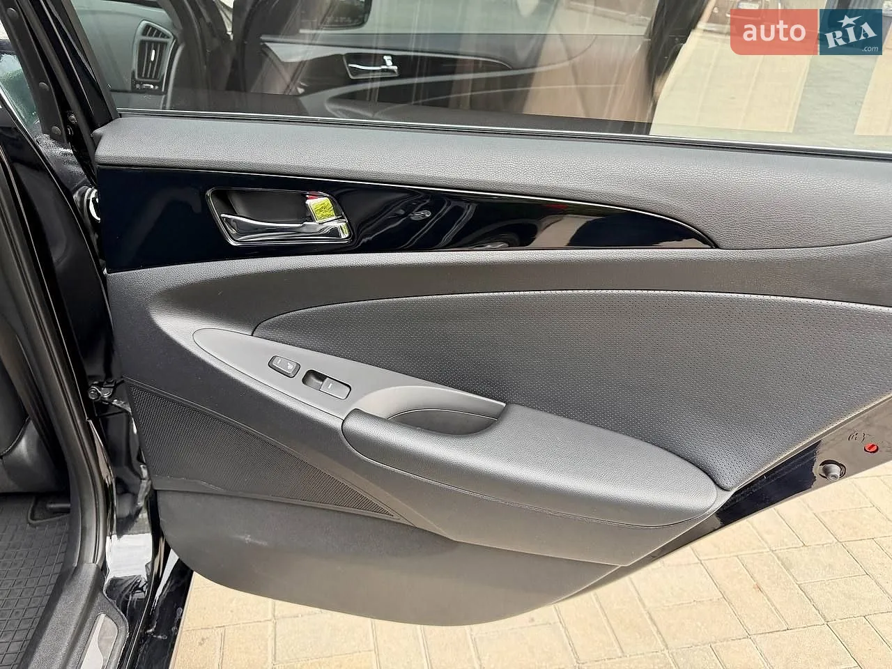 2010 Hyundai Sonata - мініатюра 24