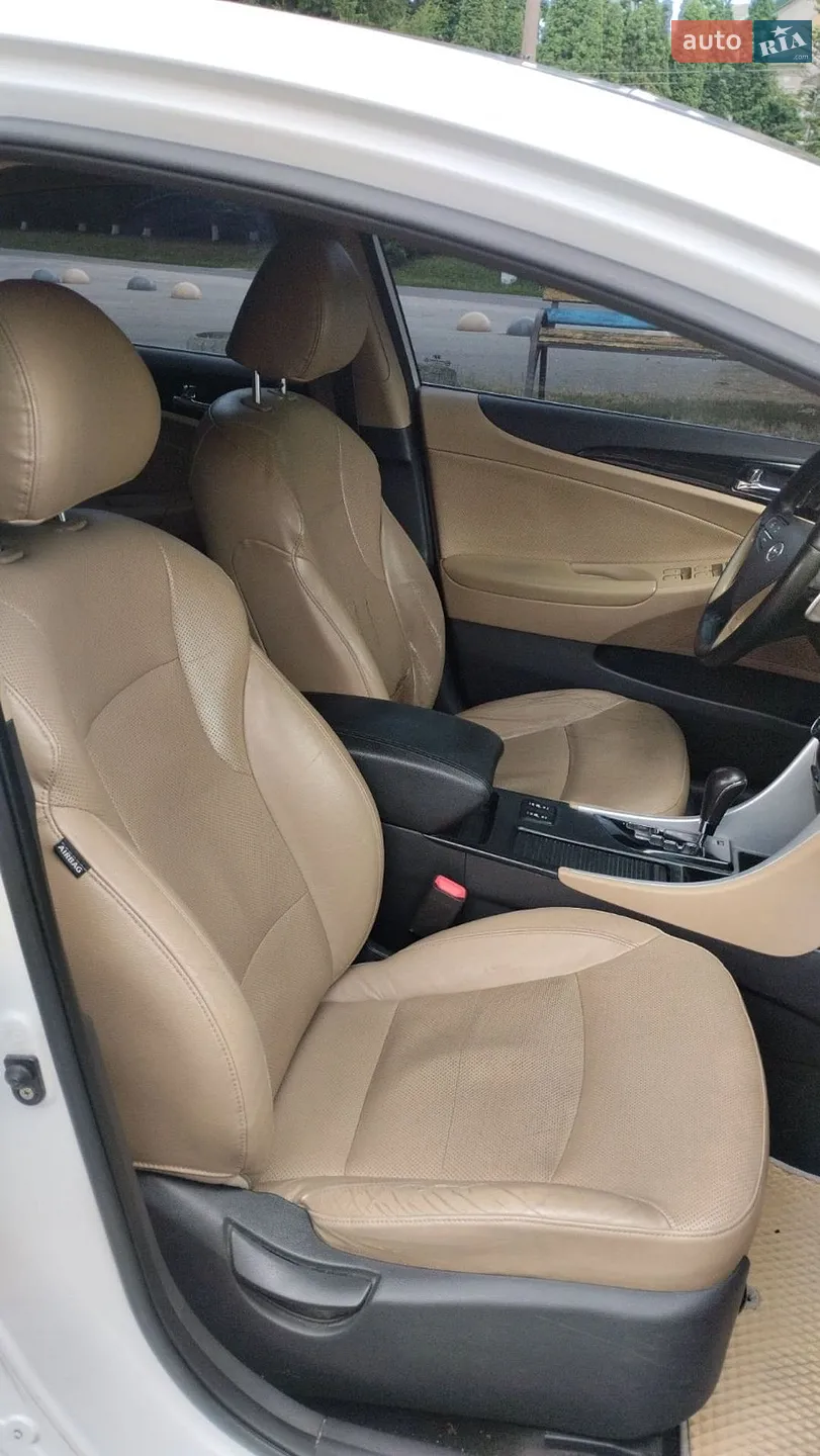 2010 Hyundai Sonata - мініатюра 8