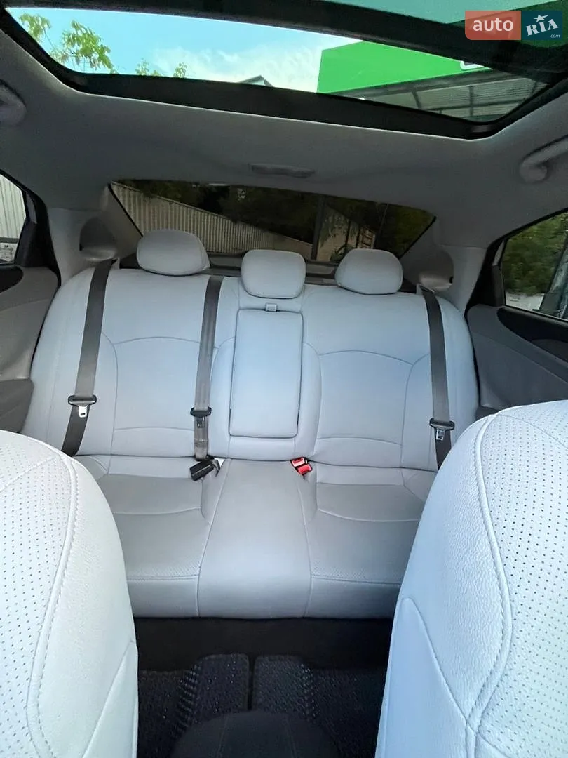 2011 Hyundai Sonata - мініатюра 16