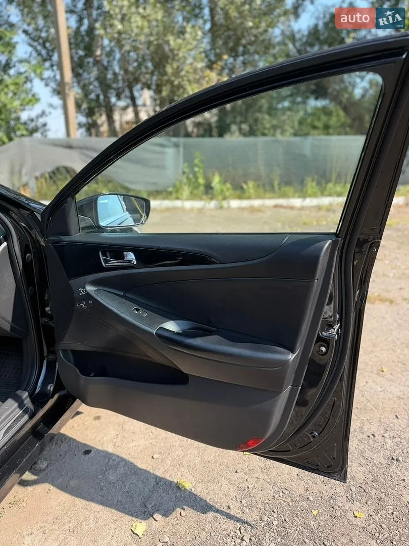 2010 Hyundai Sonata - мініатюра 17