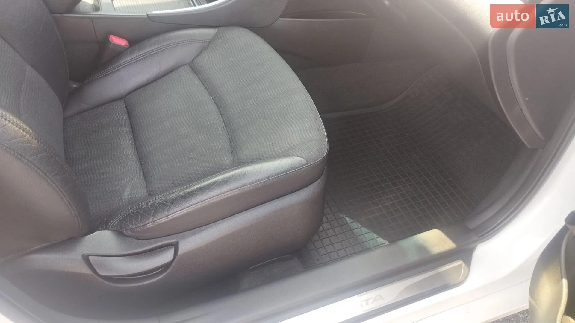 2012 Hyundai Sonata - мініатюра 23