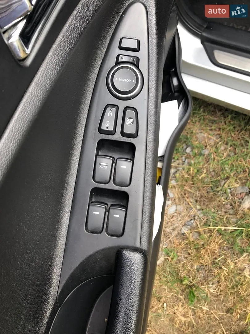 2012 Hyundai Sonata - мініатюра 17