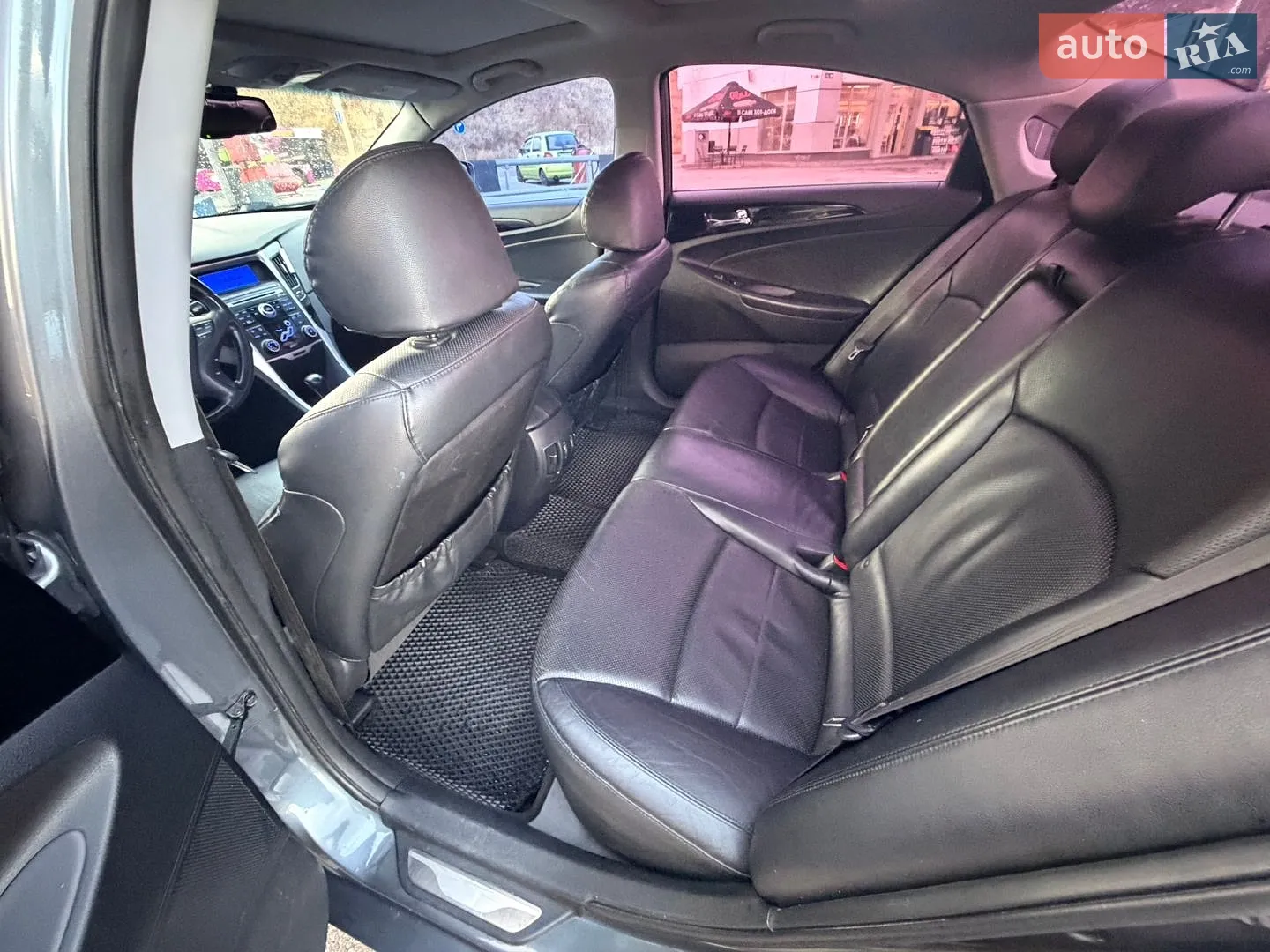 2010 Hyundai Sonata - мініатюра 10