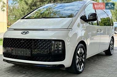 Минивэн Hyundai Staria 2021 в 