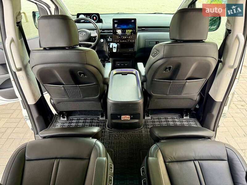 Мінівен Hyundai Staria 2021 в Дніпрі