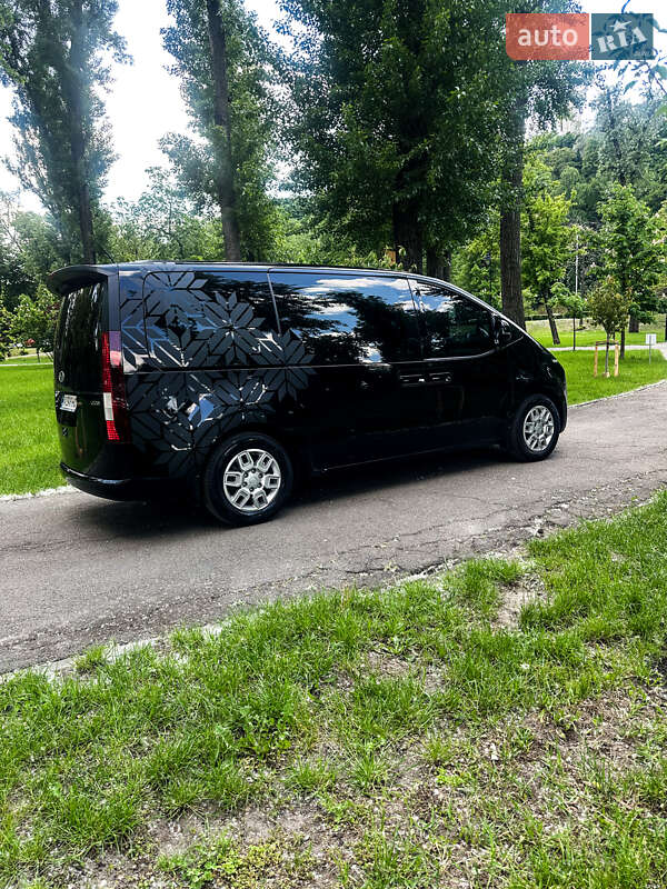 Мінівен Hyundai Staria 2022 в Києві