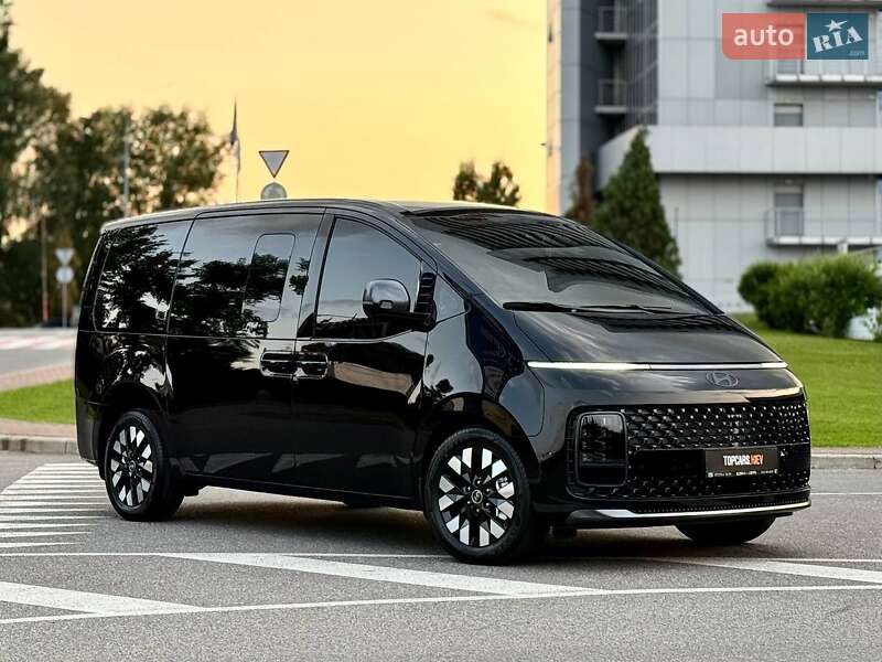 Минивэн Hyundai Staria 2025 в Киеве