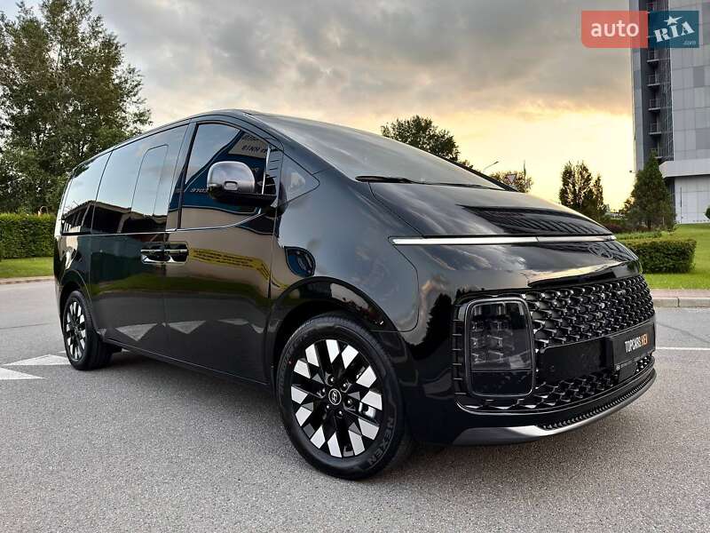 Минивэн Hyundai Staria 2025 в Киеве