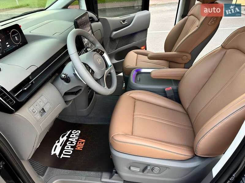 Минивэн Hyundai Staria 2025 в Киеве