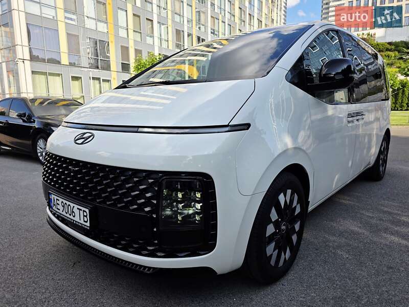 Hyundai Staria 2021