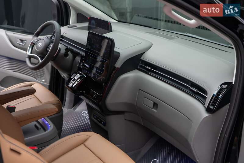 Минивэн Hyundai Staria 2025 в Киеве