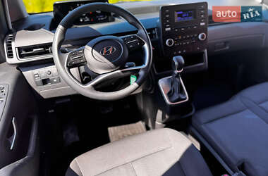 Минивэн Hyundai Staria 2022 в 