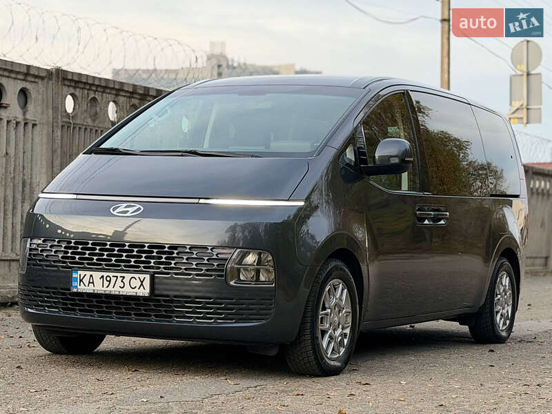 Hyundai Staria 2021