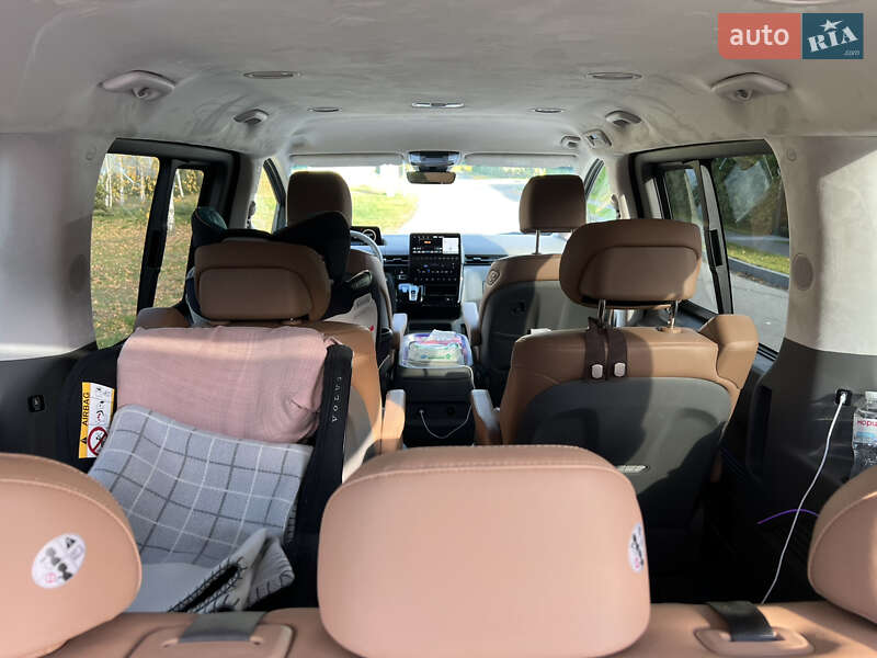 Минивэн Hyundai Staria 2022 в Киеве фото 12 Минивэн Hyundai Staria 2022 в Киеве