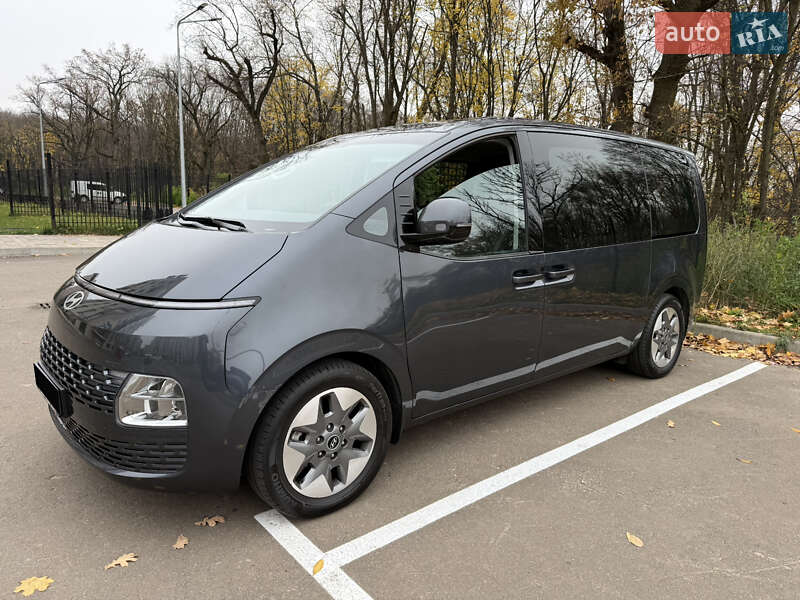 Минивэн Hyundai Staria 2024 в Киеве