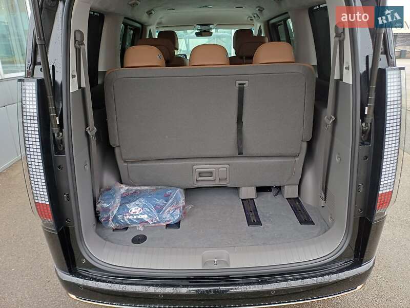 Минивэн Hyundai Staria 2025 в Киеве