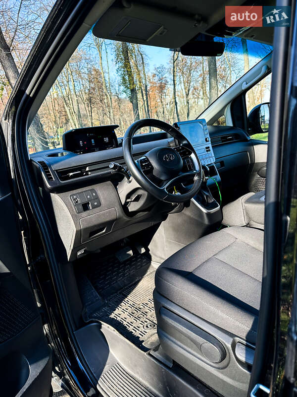 Минивэн Hyundai Staria 2022 в Киеве