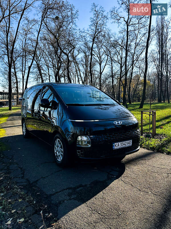 Hyundai Staria 2022