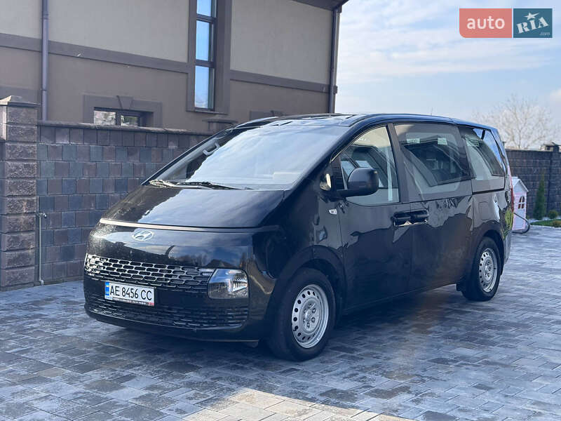 Hyundai Staria 2022