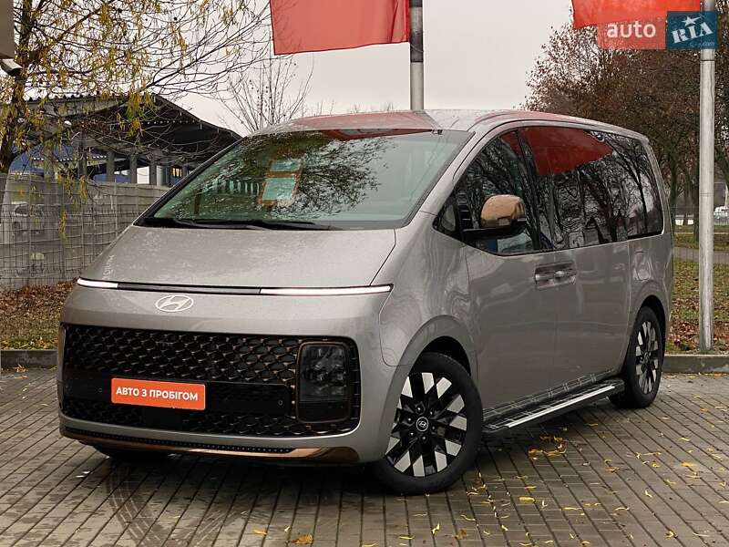 Hyundai Staria 2025