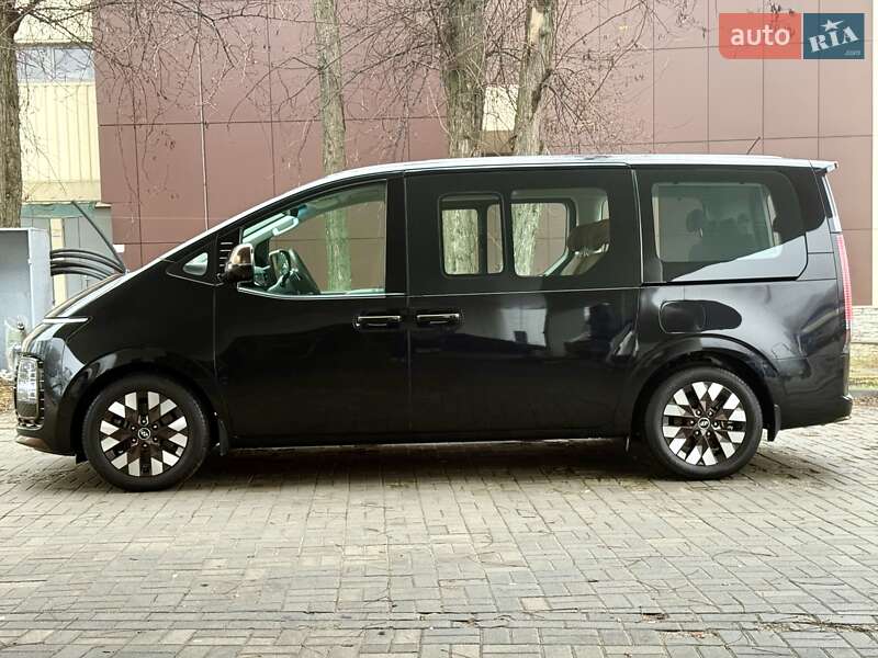 Мінівен Hyundai Staria 2022 в Дніпрі