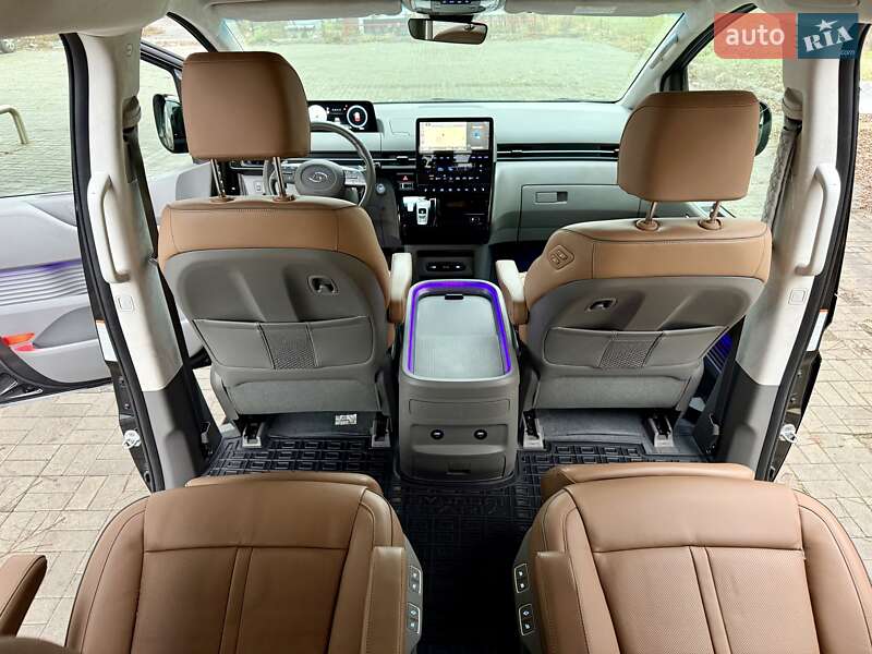 Мінівен Hyundai Staria 2022 в Дніпрі