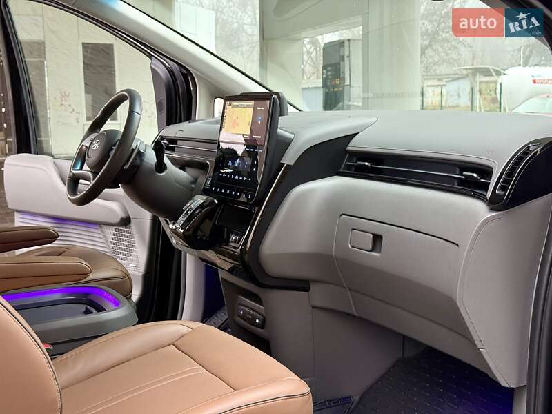 Мінівен Hyundai Staria 2022 в Дніпрі
