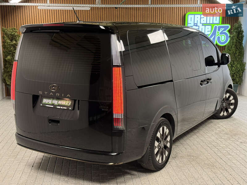 Минивэн Hyundai Staria 2022 в Киеве