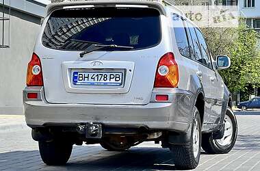 Внедорожник / Кроссовер Hyundai Terracan 2003 в 