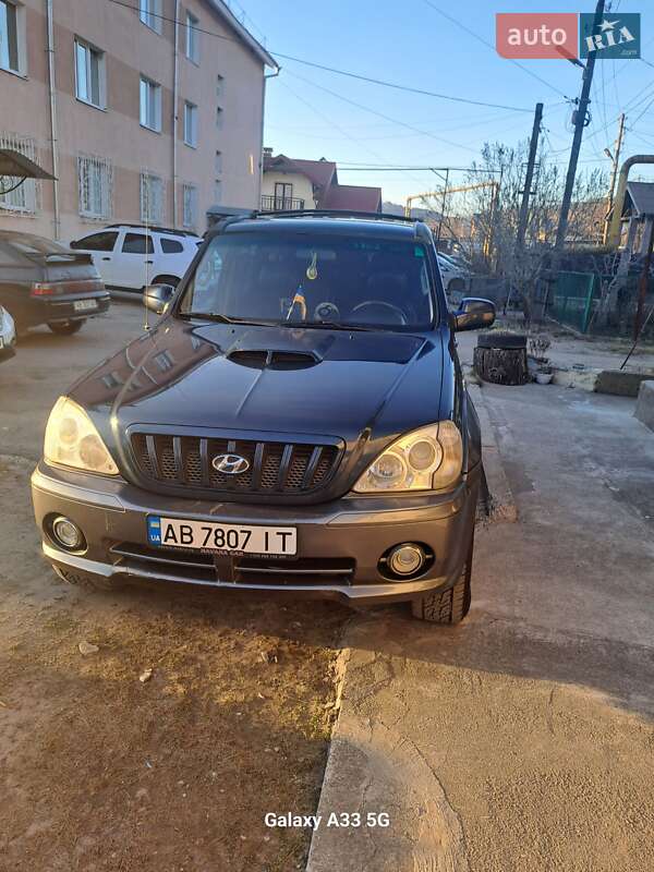 Внедорожник / Кроссовер Hyundai Terracan 2002 в Могилев-Подольске