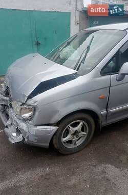 Минивэн Hyundai Trajet 2004 в 