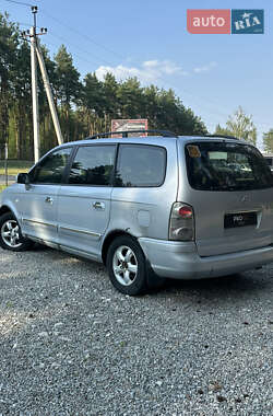 Минивэн Hyundai Trajet 2006 в 