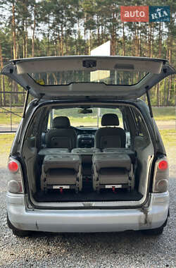 Минивэн Hyundai Trajet 2006 в 